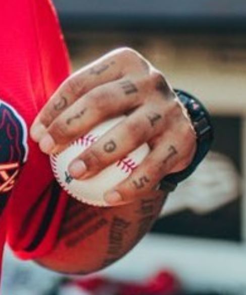 Josef tetovaža prstom