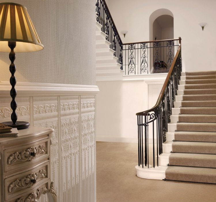 O anumită masă se aplică pentru tapet tapet art nouveau-zona-intrare-design-balustrade-metalice