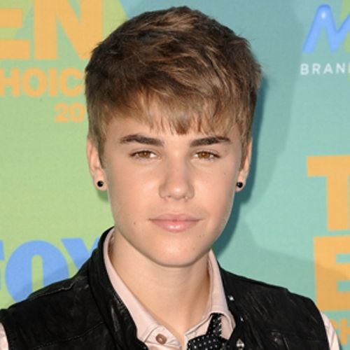 Justin-Bieber-teen-choice-2011-featured