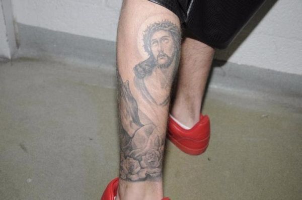 Bieber-jambe-tatouage