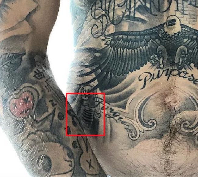 Justin Bieber-Microphone-tatouage