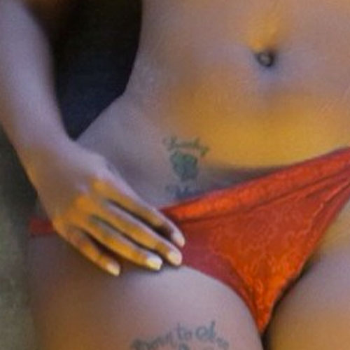Tatouage de ligne de bikini K Michelle