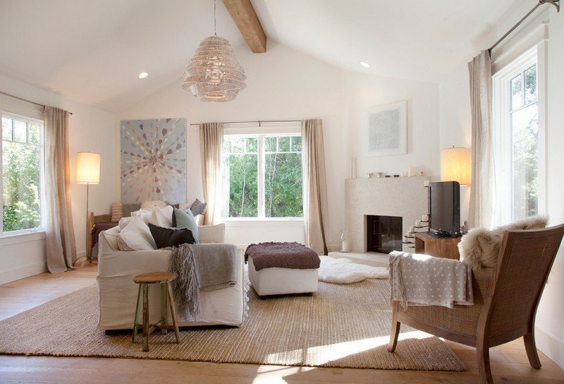 Mobilier-cameră-șemineu-stil-rustic-atmosferă-romantică