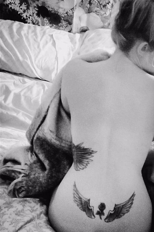 Katie Waissel - tatouage bas du dos