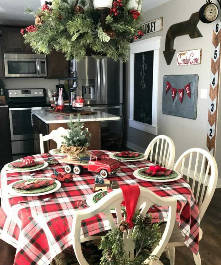 Bucătărie de Crăciun decorare zonă de luat masa masă față de masă design scaun în carouri