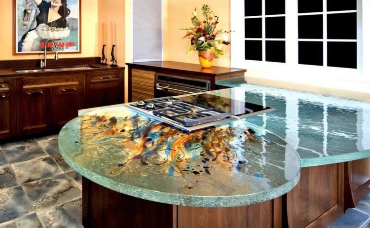 blat lucrat manual din sticla topita cu efecte de culoare blaturi-tort-design-sticla-manual-colorate-extravagante