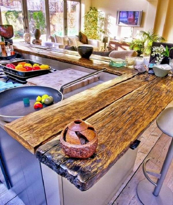 Suprafață de lucru realizată din lemn pătrat, nu lustruit, doar din lemn uns Bucătărie-stil rustic-modern-cu-lemn-rural-masiv-neprelucrat