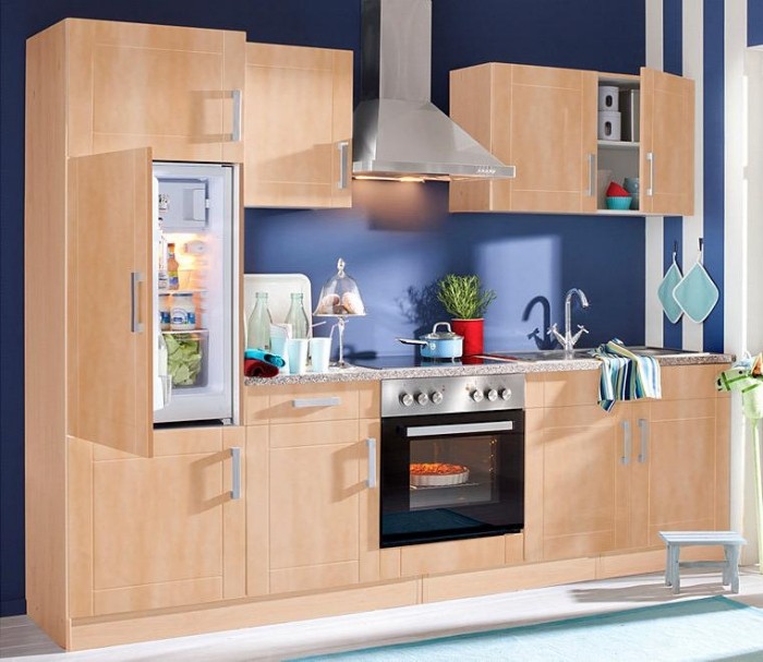 Unitate de bucătărie Tinnum în aspectul lemnului, electrocasnice integrate, mobilier Held lumină-lemn-optică-chicinetă-erou-mobilier-Tinnum-E-dispozitive-integrate