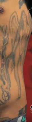 Kid Ink Angel sul tatuaggio della gabbia toracica