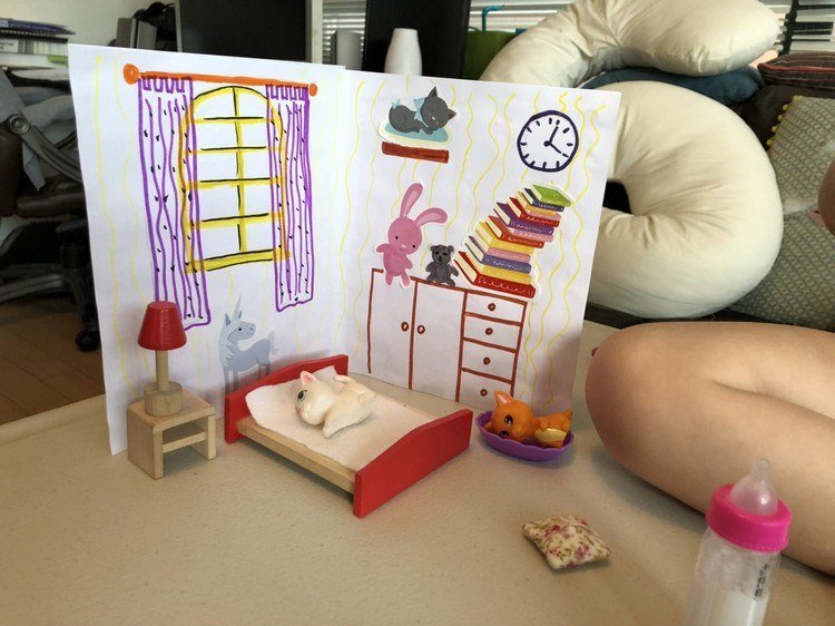 Creați-vă propria casă de păpuși din instrucțiuni din carton