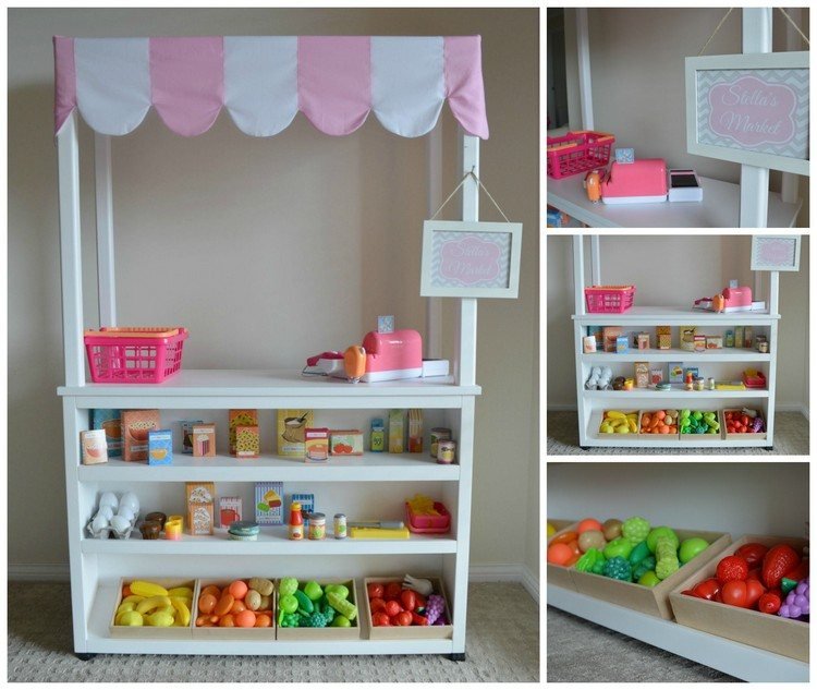 Copiii se ocupă de idei pentru magazin alimentar care vinde legume și fructe din raftul de cărți în camera copiilor