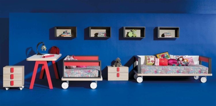Pat de zi cu roți - mobilier funcțional pentru copii role colorate de mobilier flexibil modular pentru copii