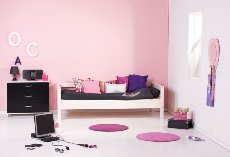 Pat de zi și colț de lectură confortabil în camera fetelor Nursery Girls 2015 Autocolante de perete Idei de amenajare a patului