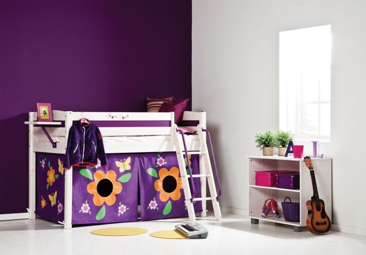 Cameră pentru fete cu perete mov și zonă de joacă Camerele copiilor fete 2015 rafturi scară pat pat