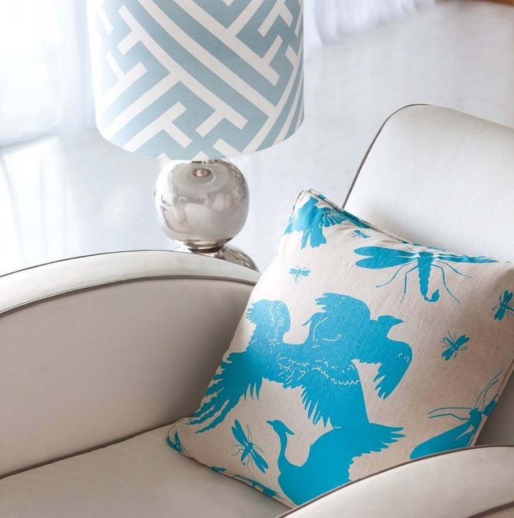 fețe de pernă cu model turcoaz și alb crem Perna turcoaz -sala-sufragerie-figura-bumbac-crem-alb-fotoliu