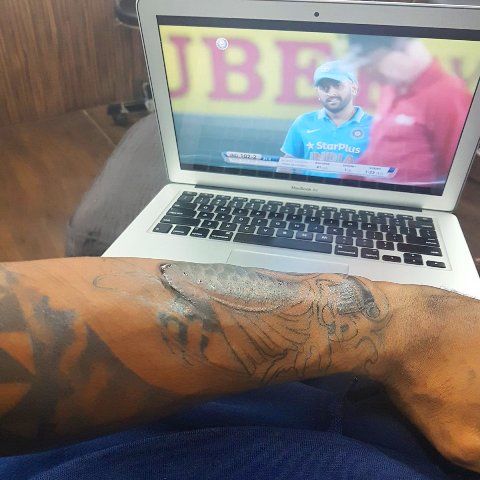 Tatouage au poignet KL Rahul