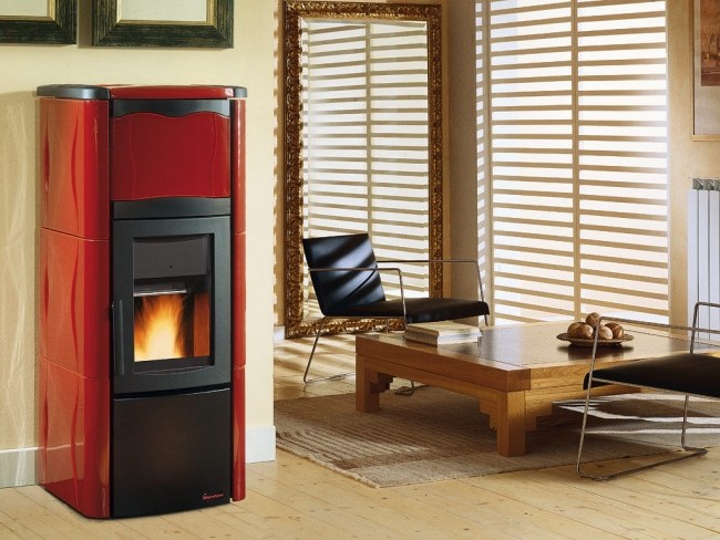 Design fierbator palet-luciu rosu modern-Nordica Ceainic pentru paleți, design ecologic, modern, finisaj roșu lucios Nordica