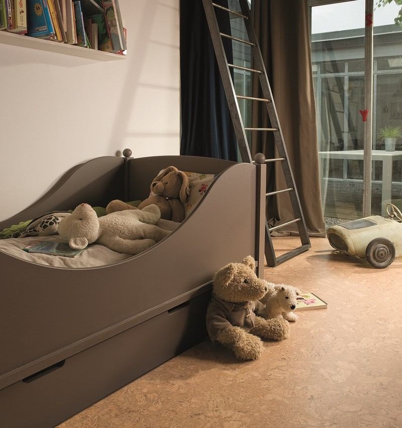 Așezarea pardoselilor din plută în camera copiilor - elegantă și practică Așezarea-pardoselii din plută-alegerea-camerei-copiilor-podele-calde