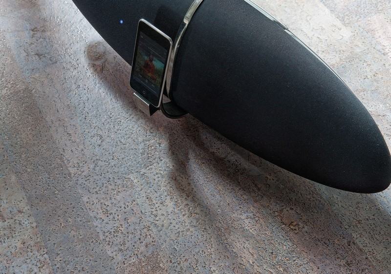 Pardoseala din plută are o senzație plăcută și o culoare atractivă Așezarea podelei din plută-aspect natural-elegant