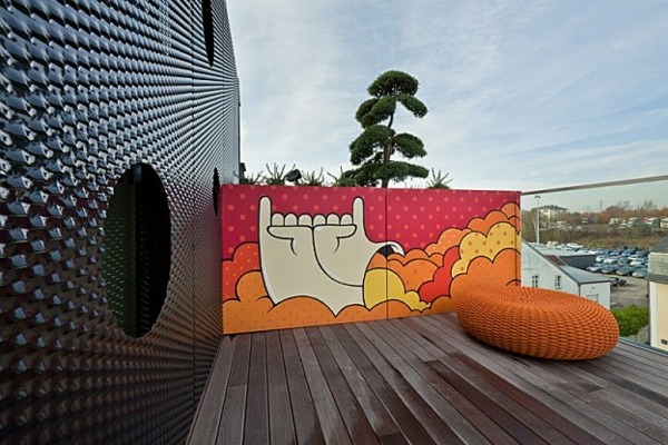 Arhitectura-creativa-originala-Metaform-terasa-mobilier-din-ratan