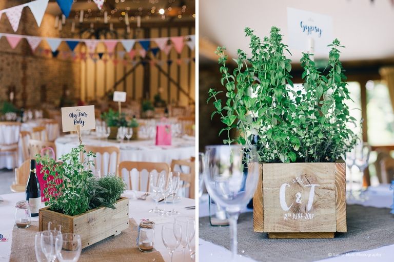 Masă rustică rustică în stil rustic, lenjerie de pat puristă ieftină