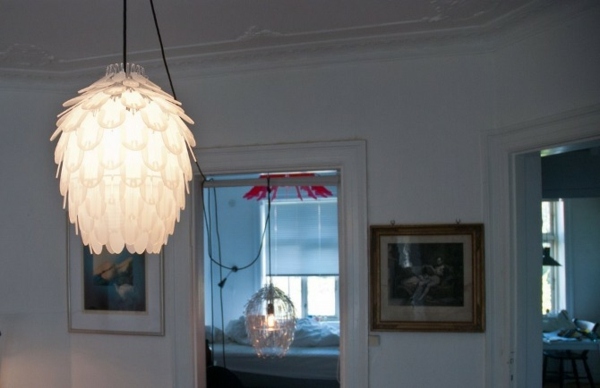 Lampă suspendată din lemn - design modern Lampă suspendată din lemn - design interior modern