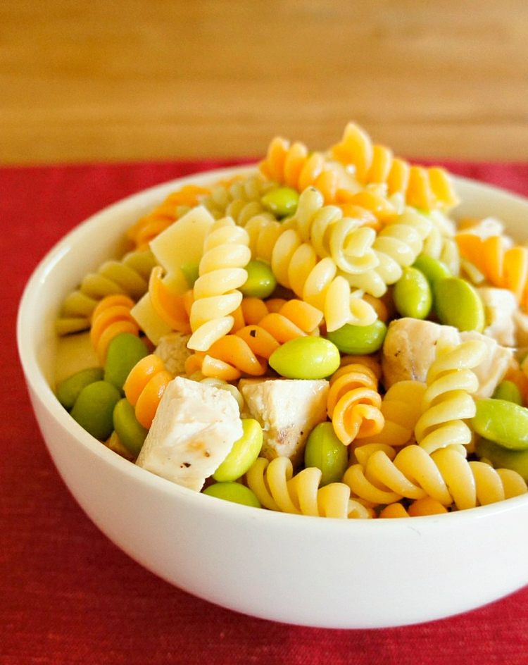 salată de paste potrivită pentru copii pentru copii brânză edamame de pui