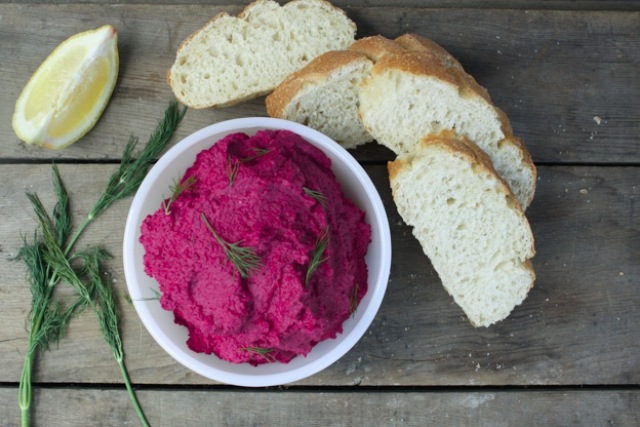 Reteta de humus piure de naut cu sfecla rosie Rețetă humus-piure de naut cu idei de salată de sfeclă roșie