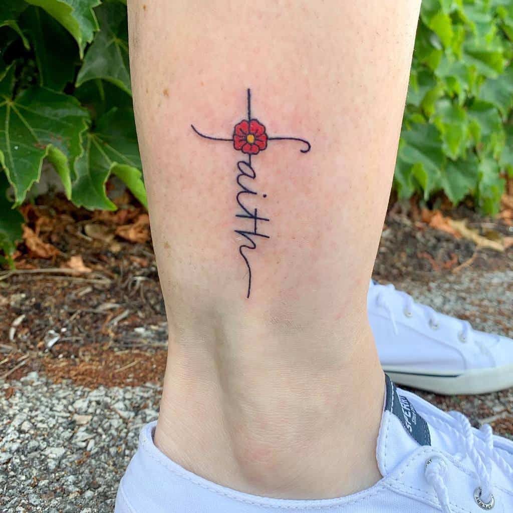 Incredibile tatuaggio Faith sulla gamba per le donne