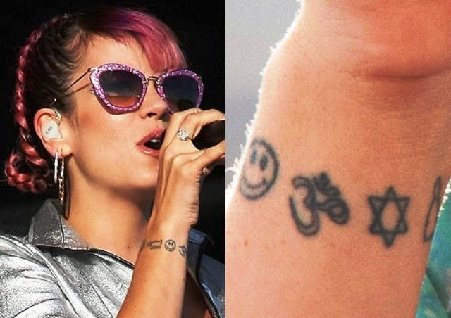 Símbolos de Lily Allen em sua tatuagem de pulso