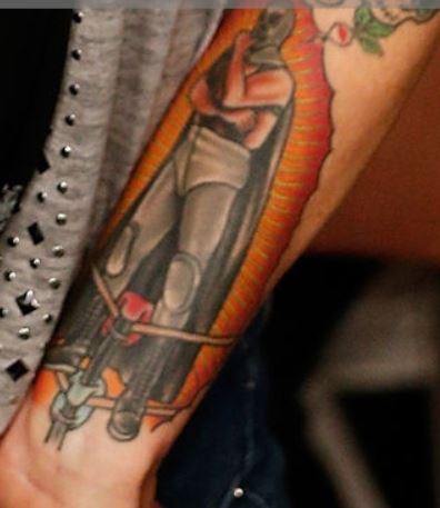 Lita tinta do braço esquerdo