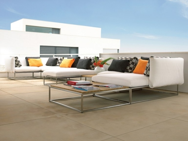 gresie mare podele tapițerie albă arată simplu