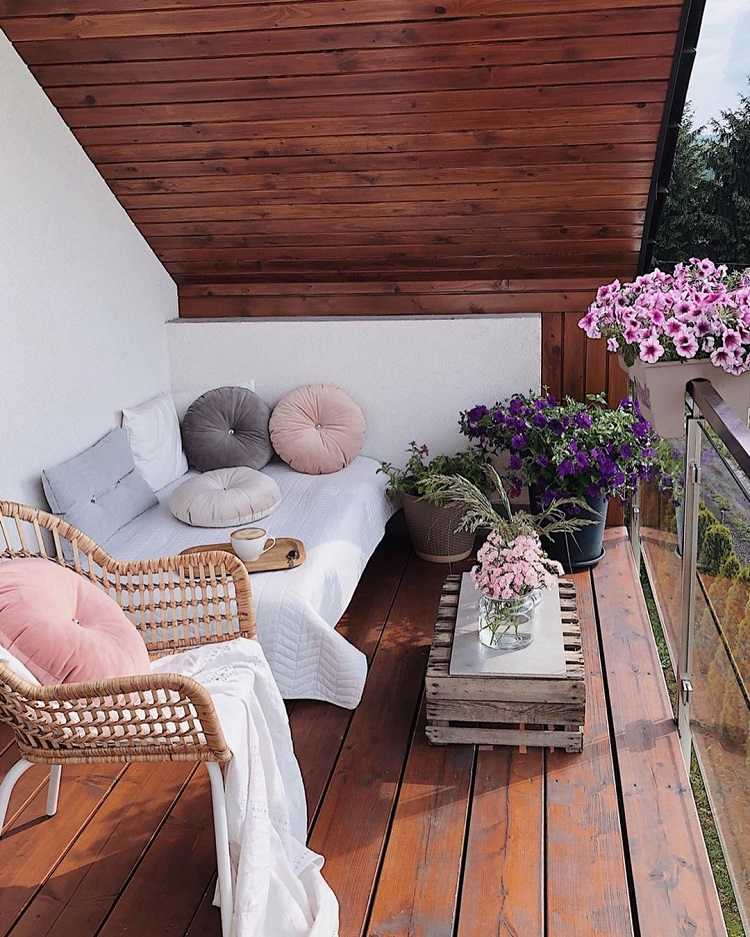 Lounge cu balcon Șezlong mic pentru balcon cu economie de spațiu Tendințele mobilierului pentru balcon