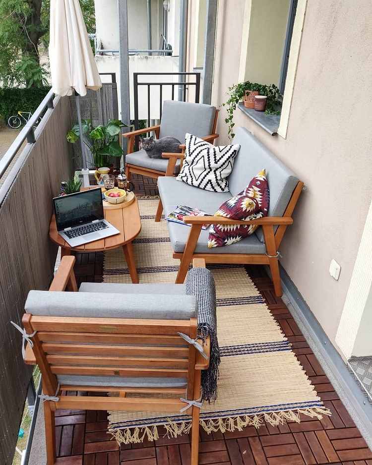 Mobilier de balcon mic, colțar, cu spațiu mic