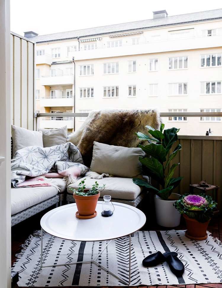 Mobilier de șezlong pentru balcon cu economie de spațiu Idei de balcon mic