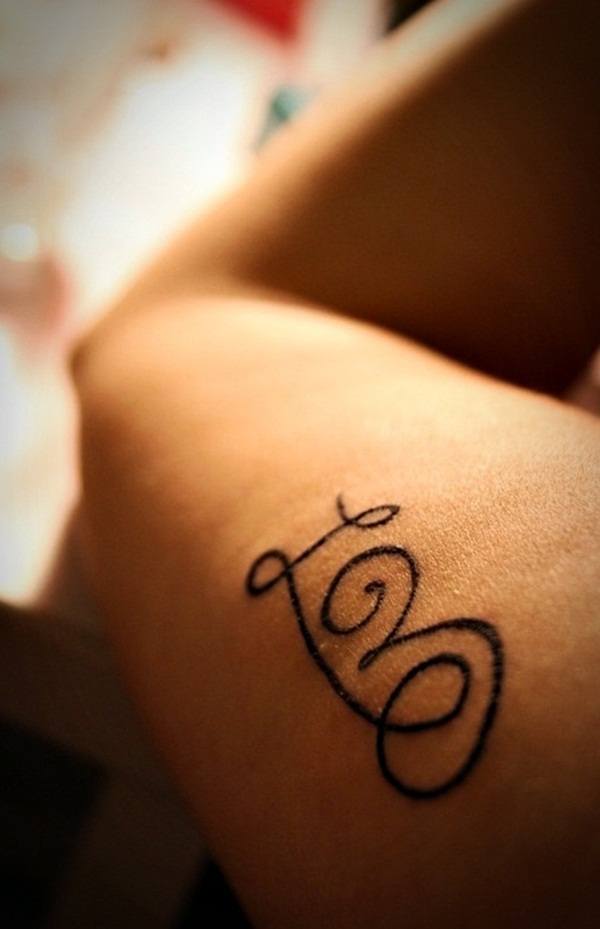 Meilės tatuiruotė po ranka