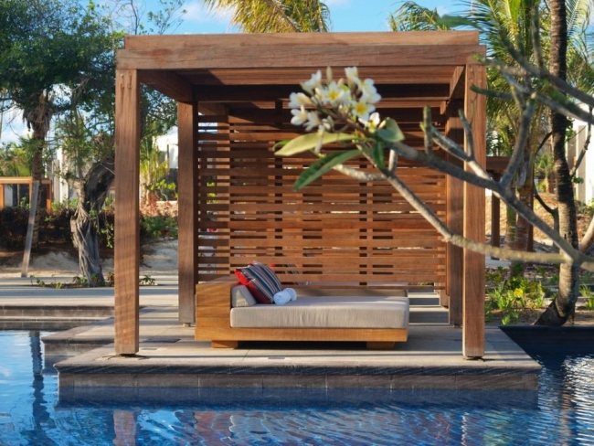 Relaxare în aer liber grădină piscină lemn pergola facilități hotel pat de zi Șezlong în aer liber, pergolă din lemn, facilități hotel-pat de zi