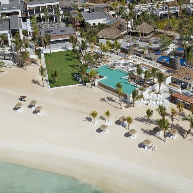 Hotel de vis Mauritius acces la plajă piscină infinită privată plajă lungă Complex hotelier de vis, acces modern la plaja Mauritius, piscină infinită privată, plajă lungă
