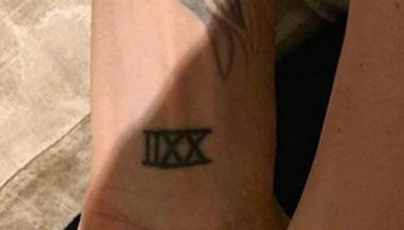 Alvaro riešo tatuiruotė