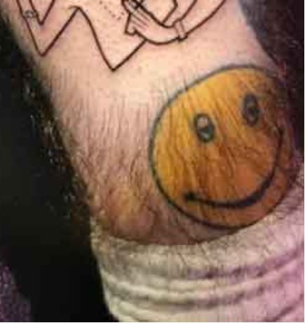 Tatuaggio Smiley Giallo Mac Miller