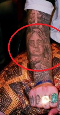 Tatuaggio viso Mac Miller John Lennon