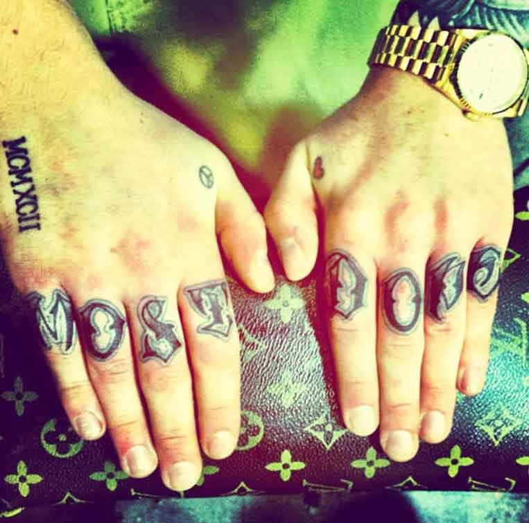 Tatuaggi mani Mac Miller