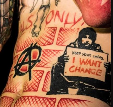 Machine Gun Kelly GARDEZ VOS PIÈCES JE VEUX CHANGER Tatouage