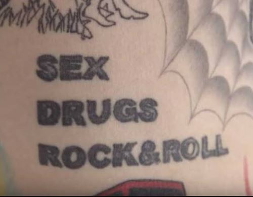 MGK SEX DRUGS ROCK $ ROLL Tatouage