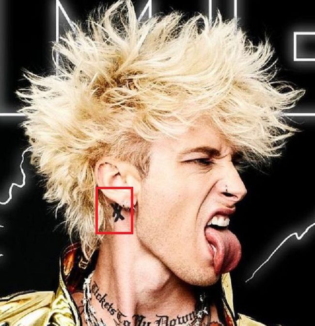 Tatouage de mitrailleuse Kelly-oreille