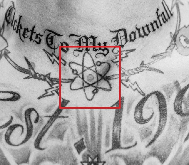 atom science-tatouage-mitrailleuse kelly