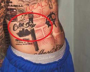 Tatouage MGK CITY BOY