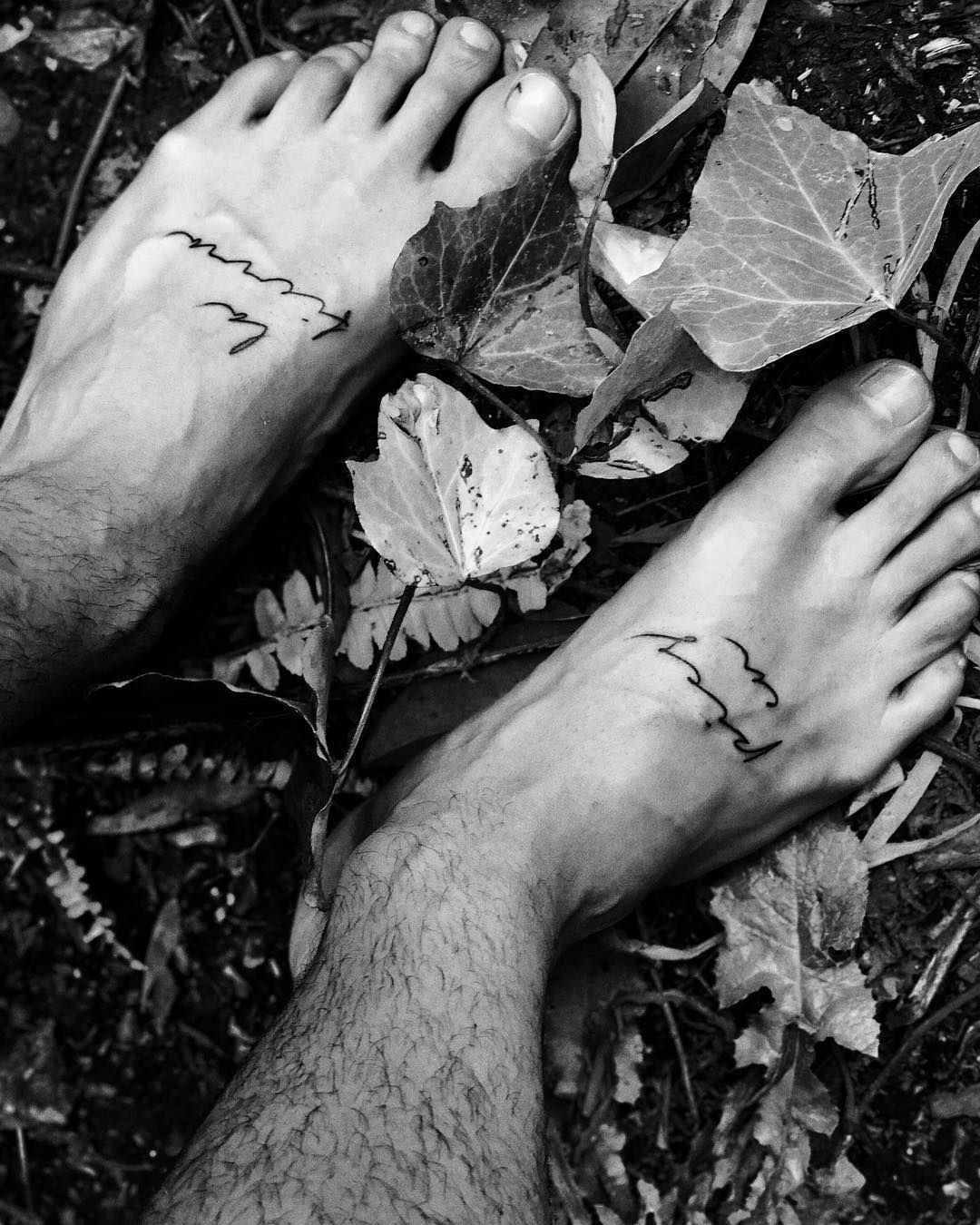 tatuaggio dei piedi di maluma