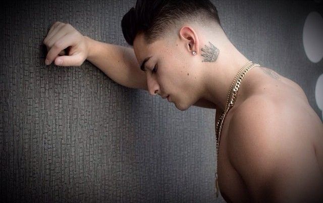 tatuaggio corona-maluma