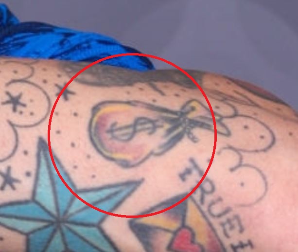 Marek sacco di soldi tatuaggio